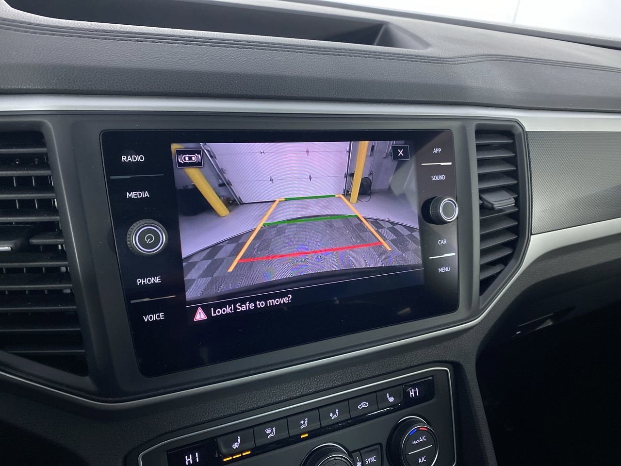 2021 Volkswagen Atlas Cross Sport 3.6L V6 SE w/Technology R-Line