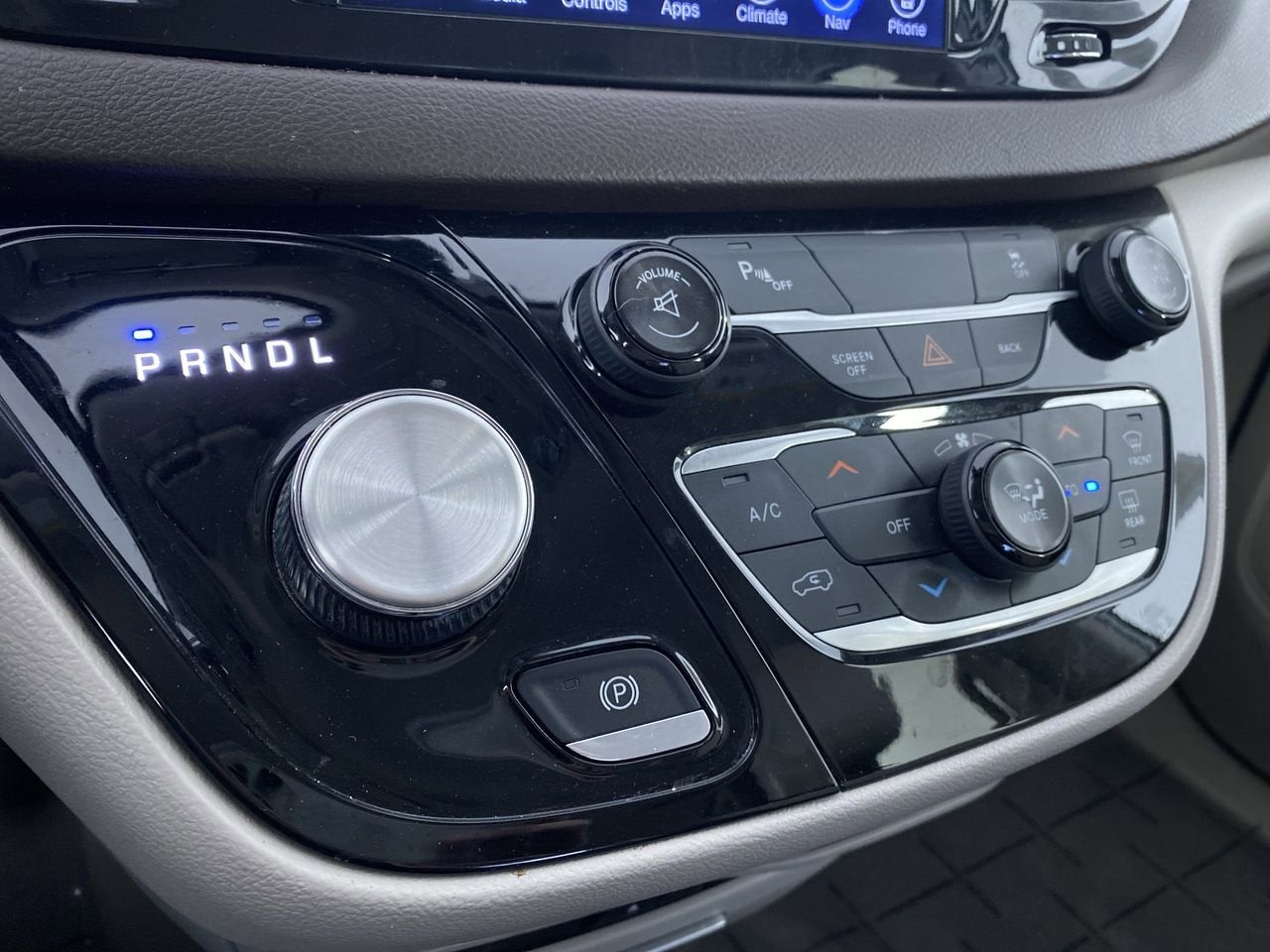 2017 Chrysler Pacifica Touring-L Plus