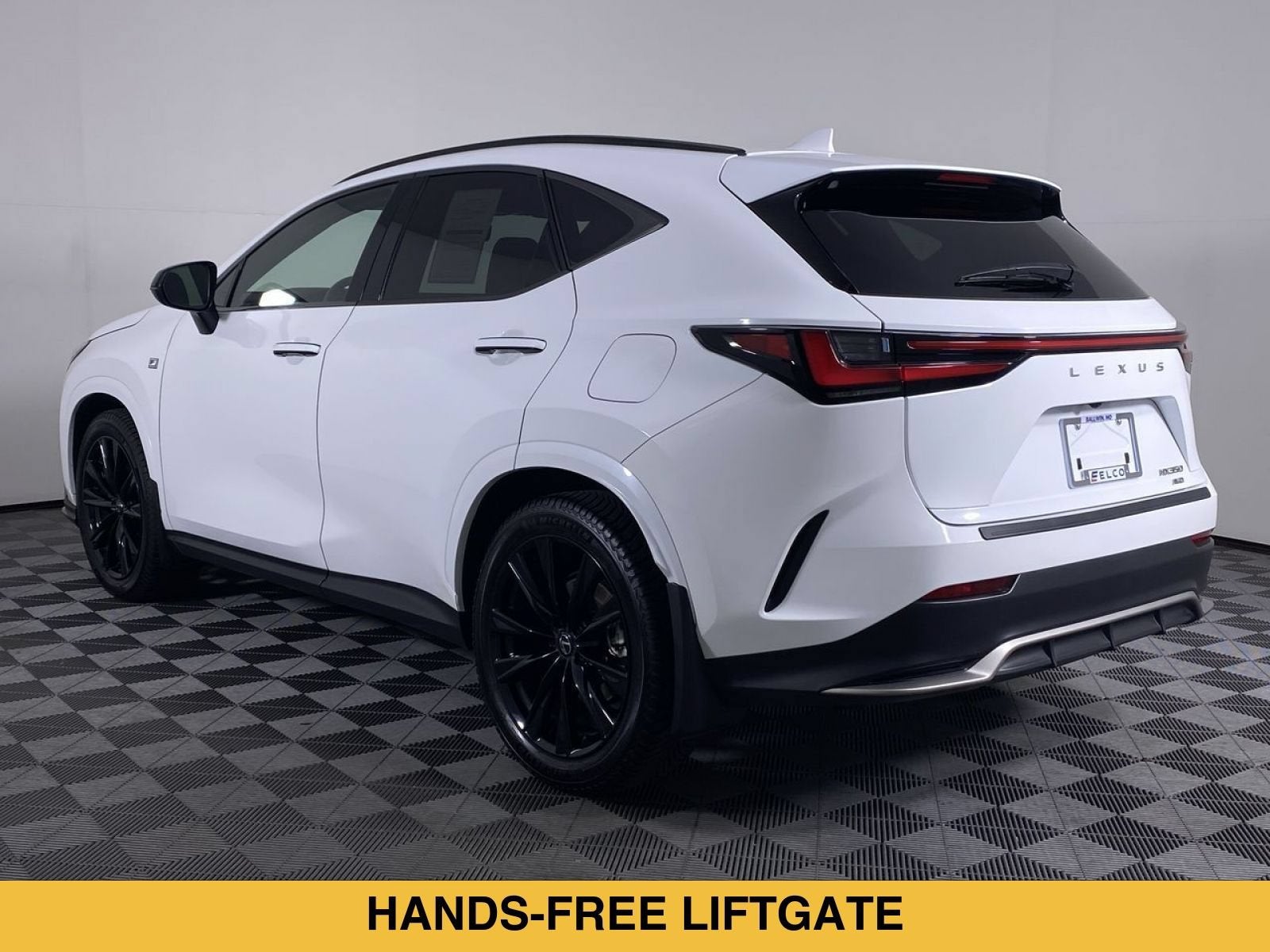 2024 Lexus NX 350 - Photo 18