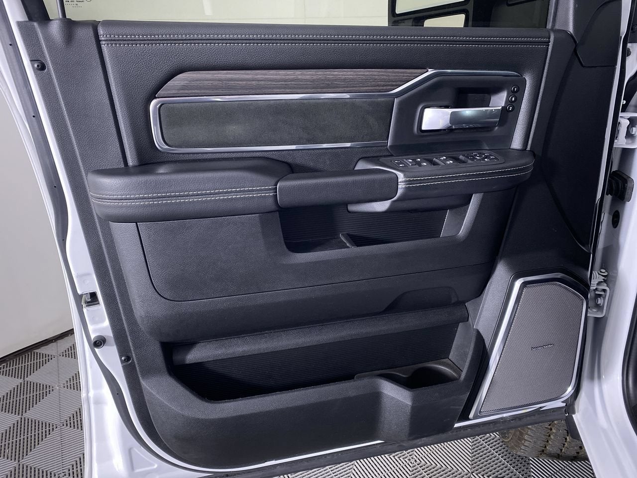 2026 RAM 2500 Laramie Crew Cab 4x4 6'4" Box