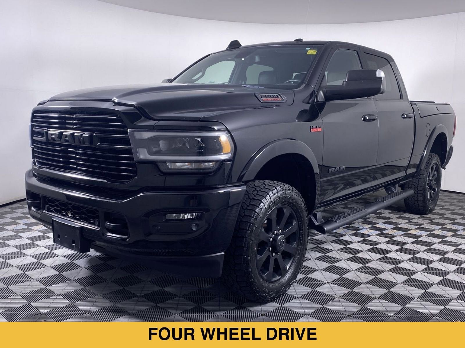 2019 RAM 2500 Laramie Crew Cab 4x4 6'4" Box
