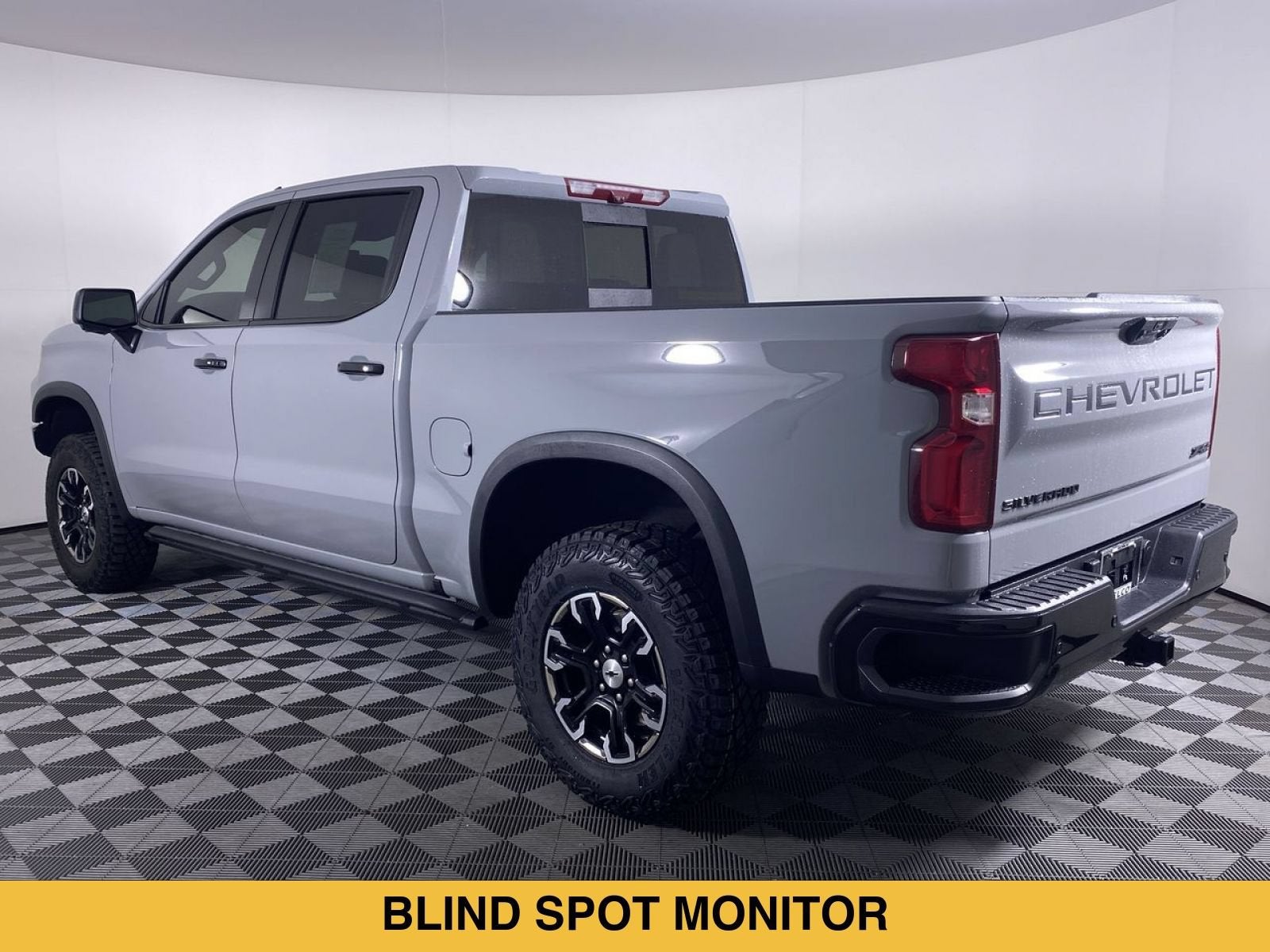 2024 Chevrolet Silverado 1500 ZR2 - Photo 19