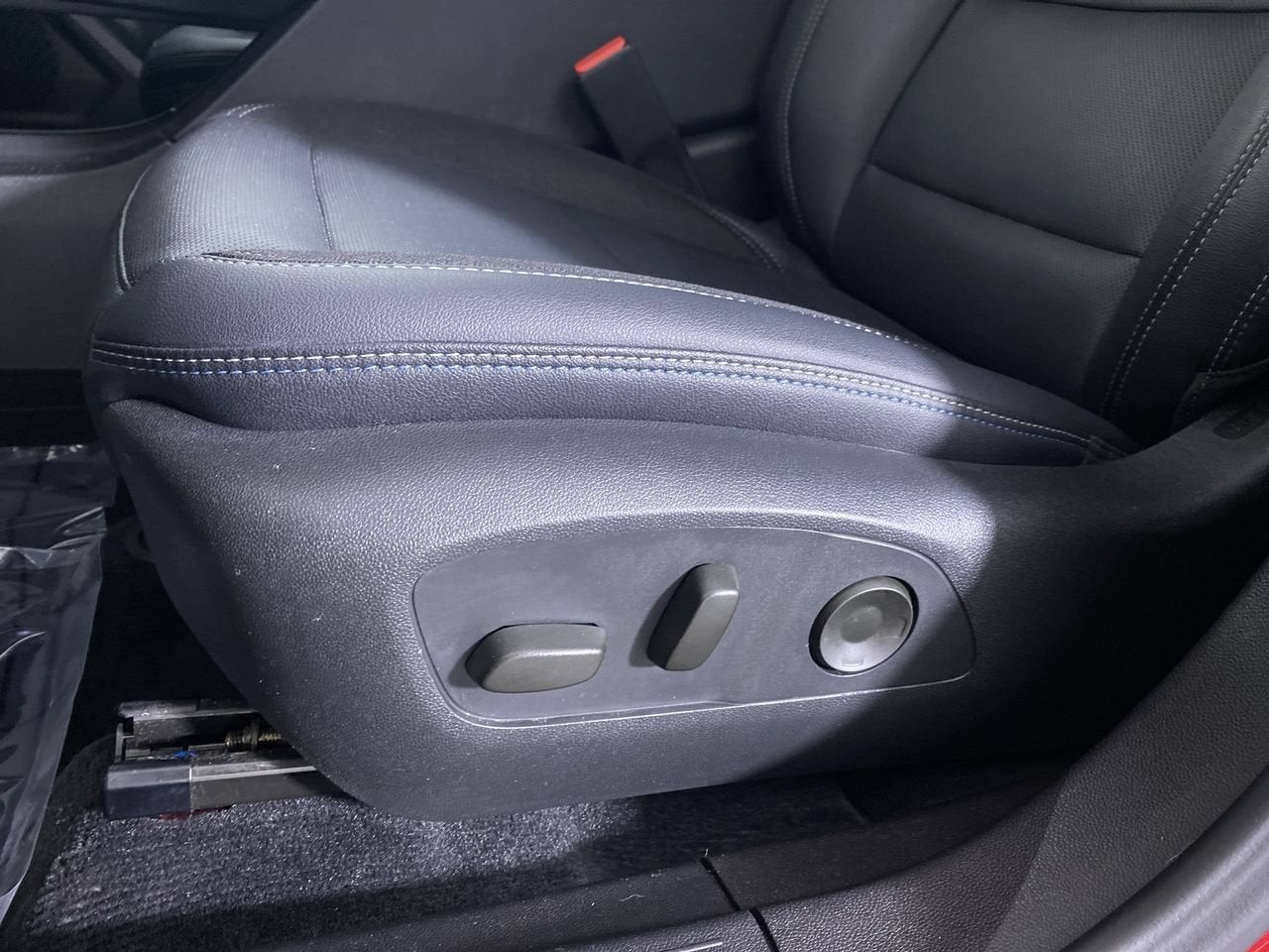 2024 Chevrolet Equinox EV LT - Photo 9