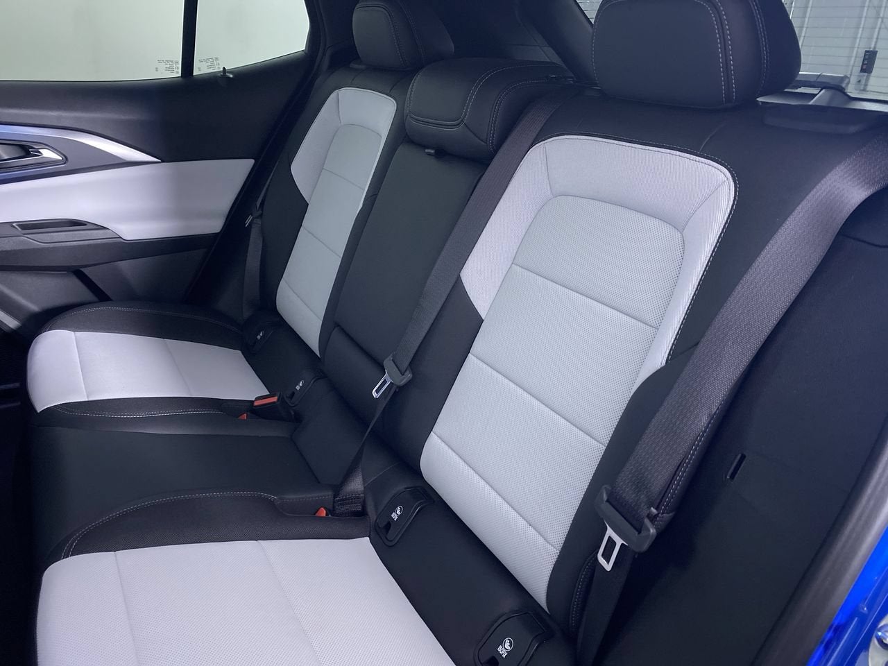 2024 Chevrolet Equinox EV LT - Photo 12