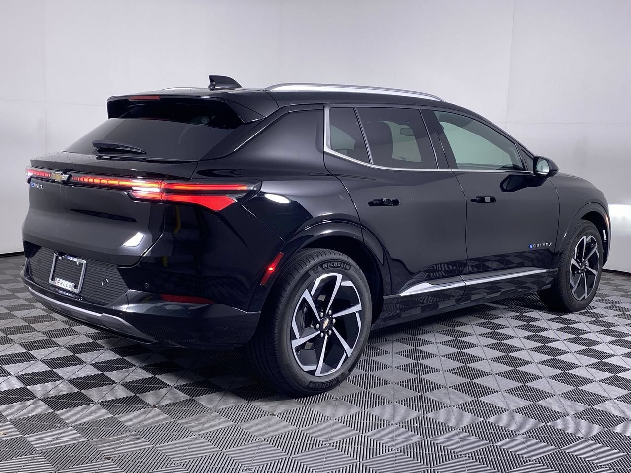 2024 Chevrolet Equinox EV LT - Photo 18