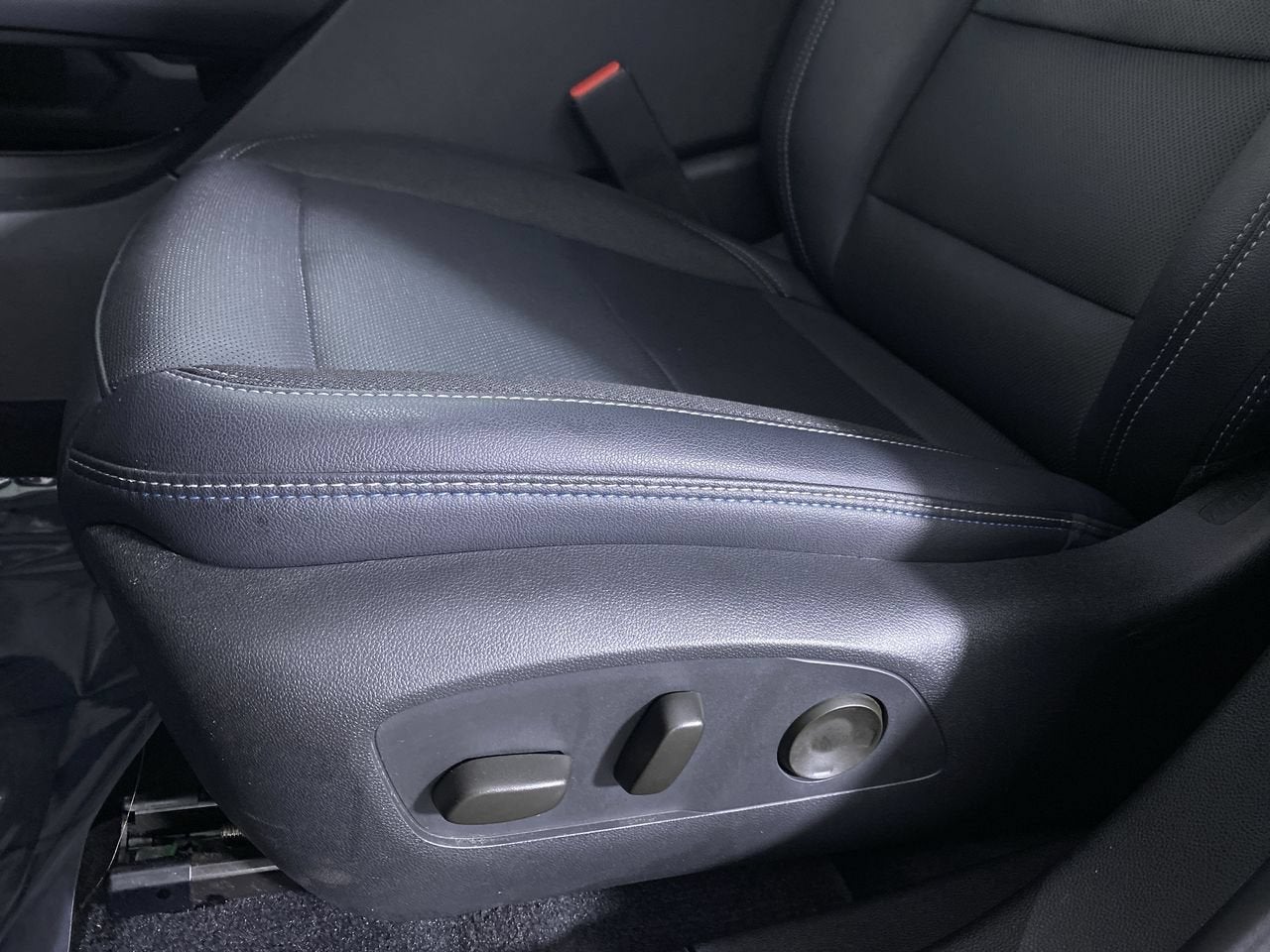 2024 Chevrolet Equinox EV LT - Photo 9