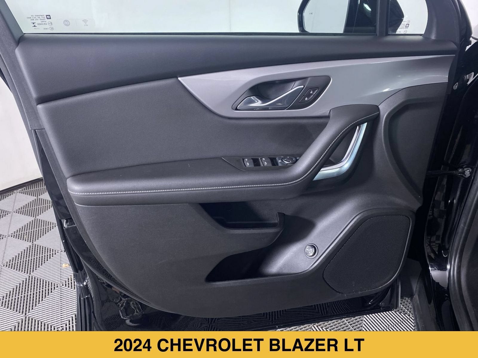 2024 Chevrolet Blazer 2LT - Photo 11