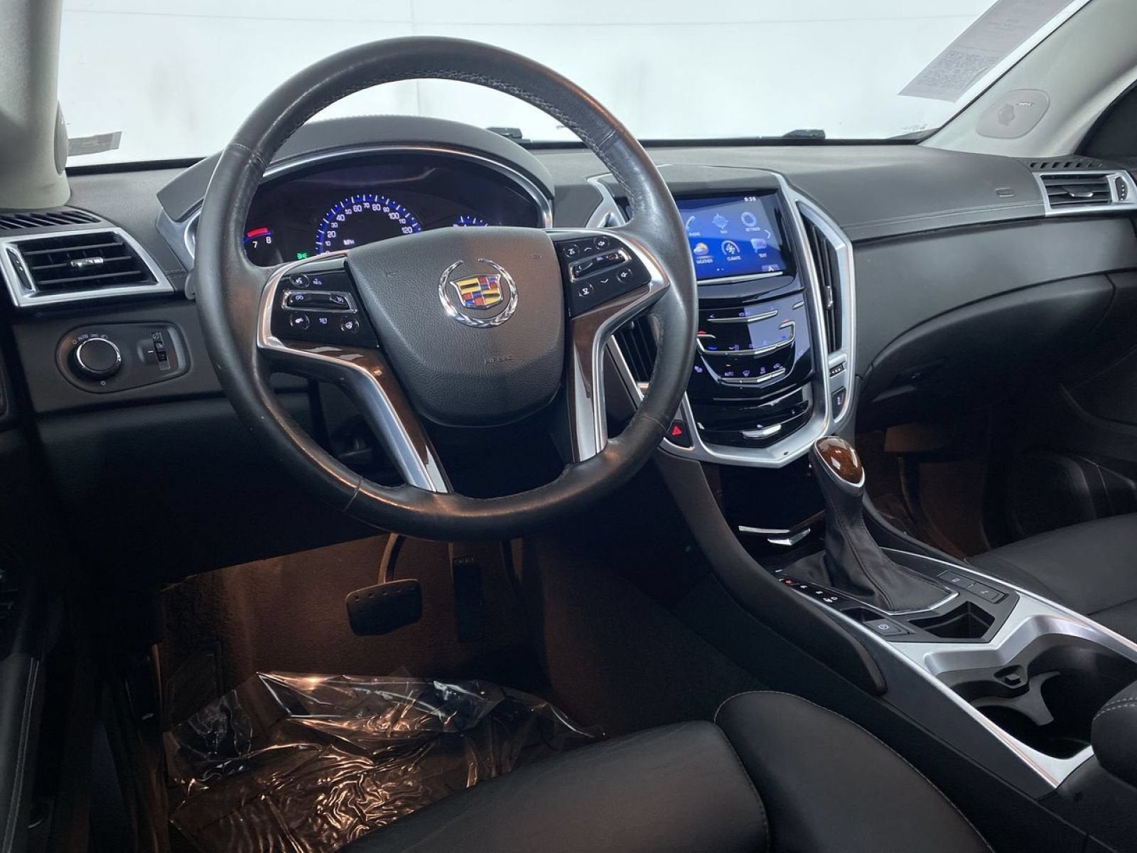 Used 2016 Cadillac SRX Luxury Collection with VIN 3GYFNBE3XGS569736 for sale in Ballwin, MO