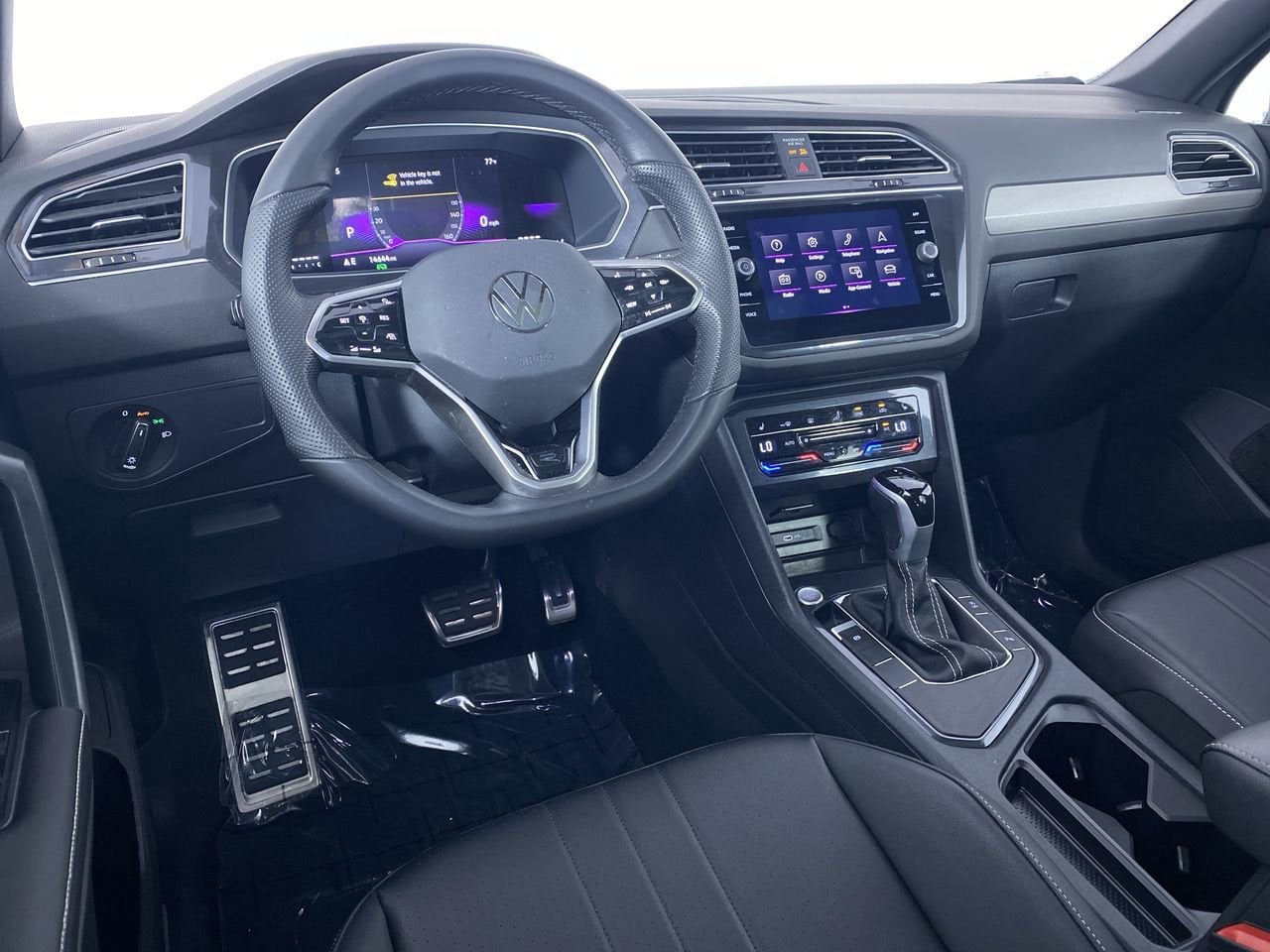 2024 Volkswagen Tiguan 2.0T SE R-Line Black