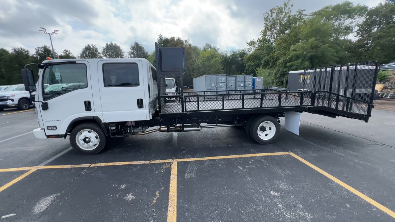 2025 Chevrolet Low Cab Forward 5500 HG Base