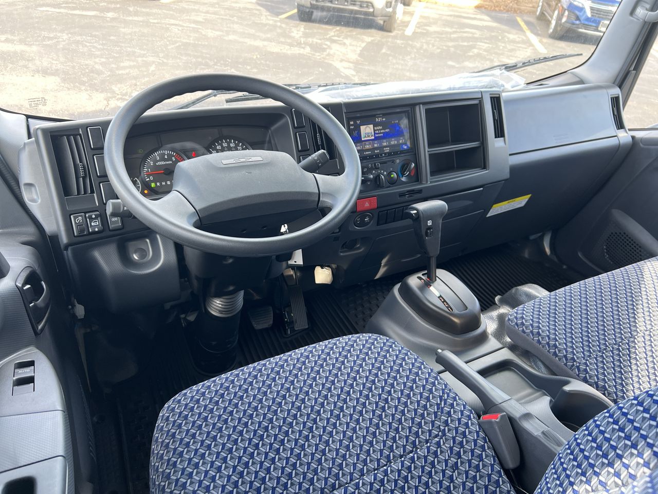 2025 Chevrolet Low Cab Forward 5500 HG Base