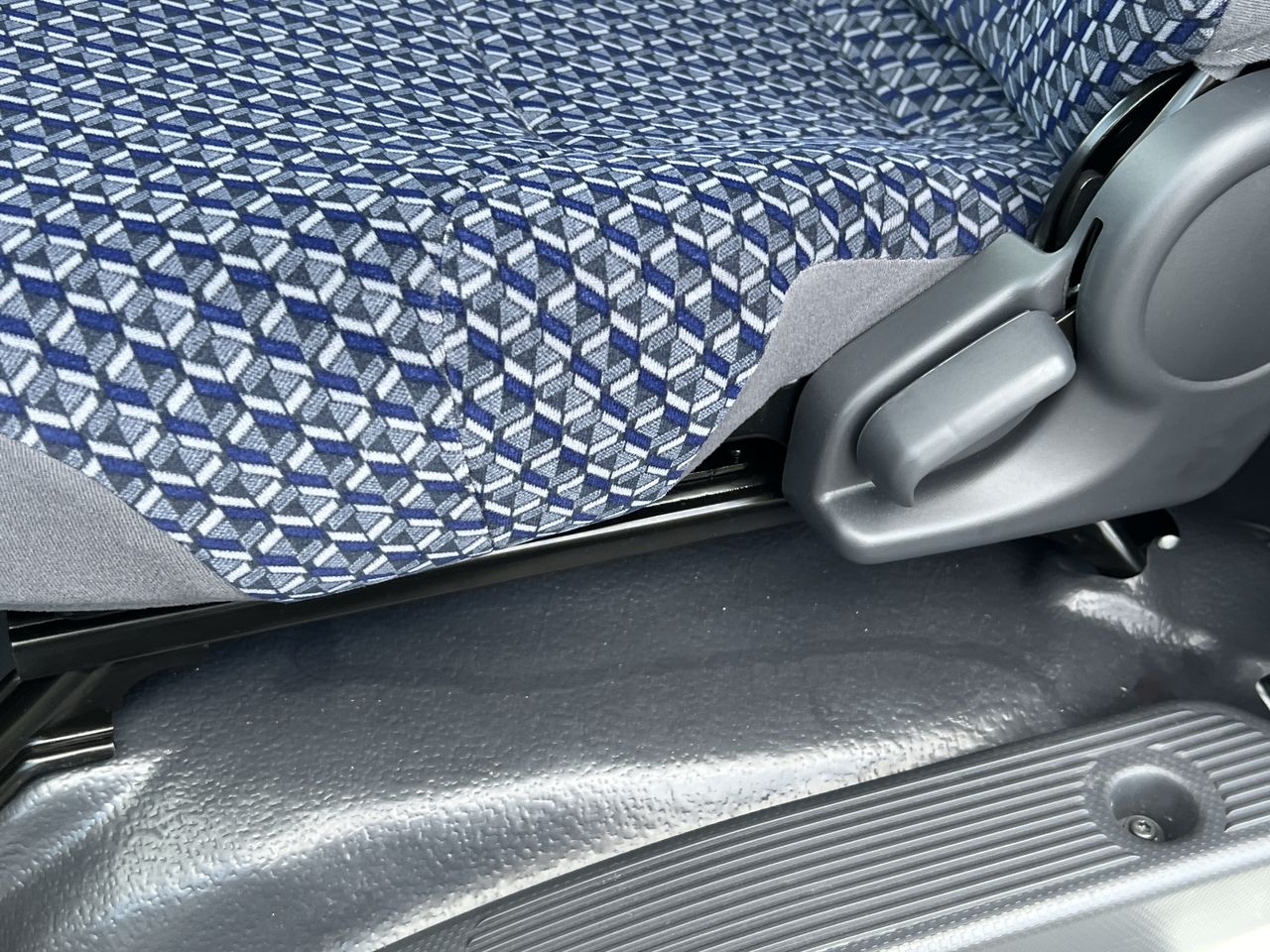 2025 Chevrolet Low Cab Forward 5500 HG Base