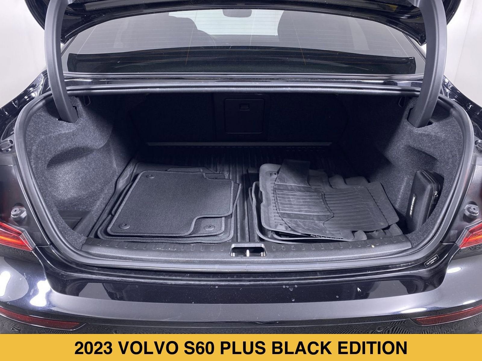 2023 Volvo S60 B5 Plus Black Edition