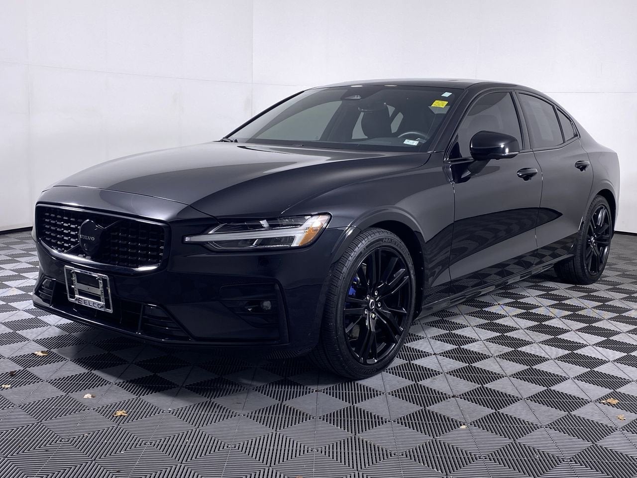 2023 Volvo S60 B5 Plus Black Edition