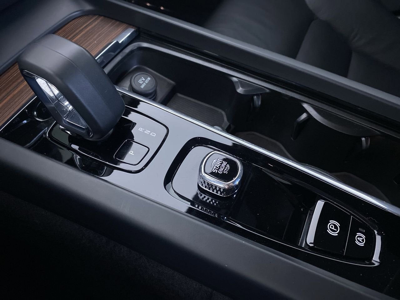 2023 Volvo S60 B5 Plus Black Edition