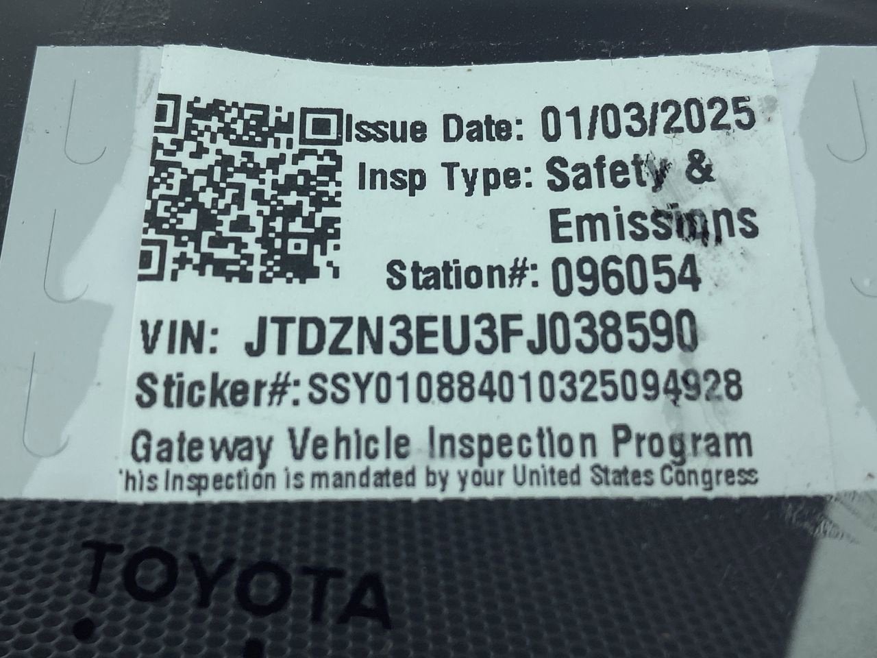2015 Toyota Prius v Five