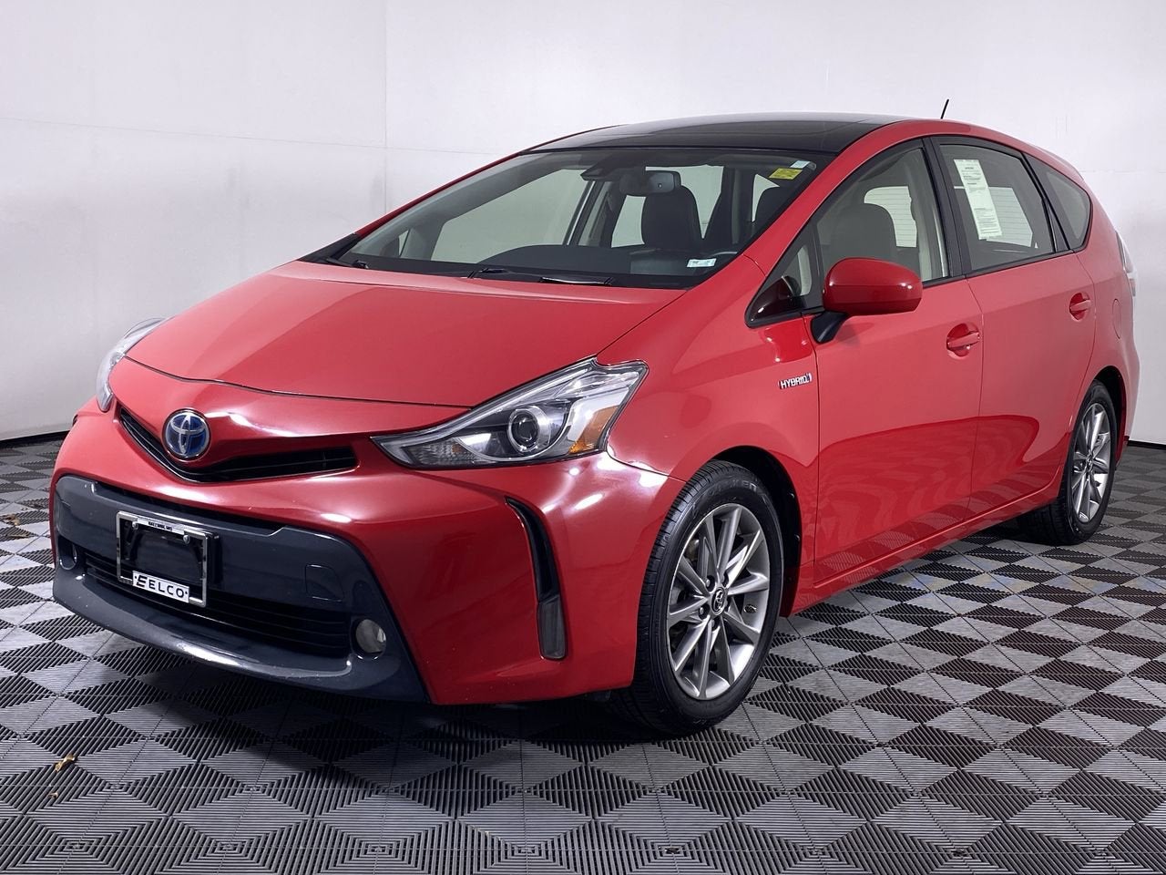 2015 Toyota Prius v Five