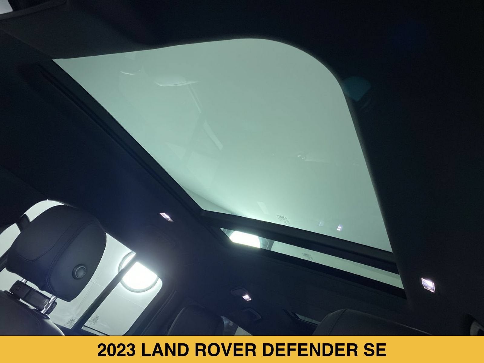 2023 Land Rover Defender SE