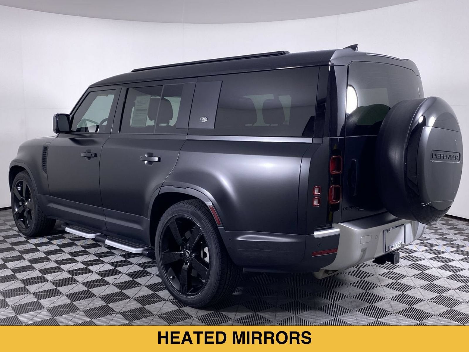 2023 Land Rover Defender SE