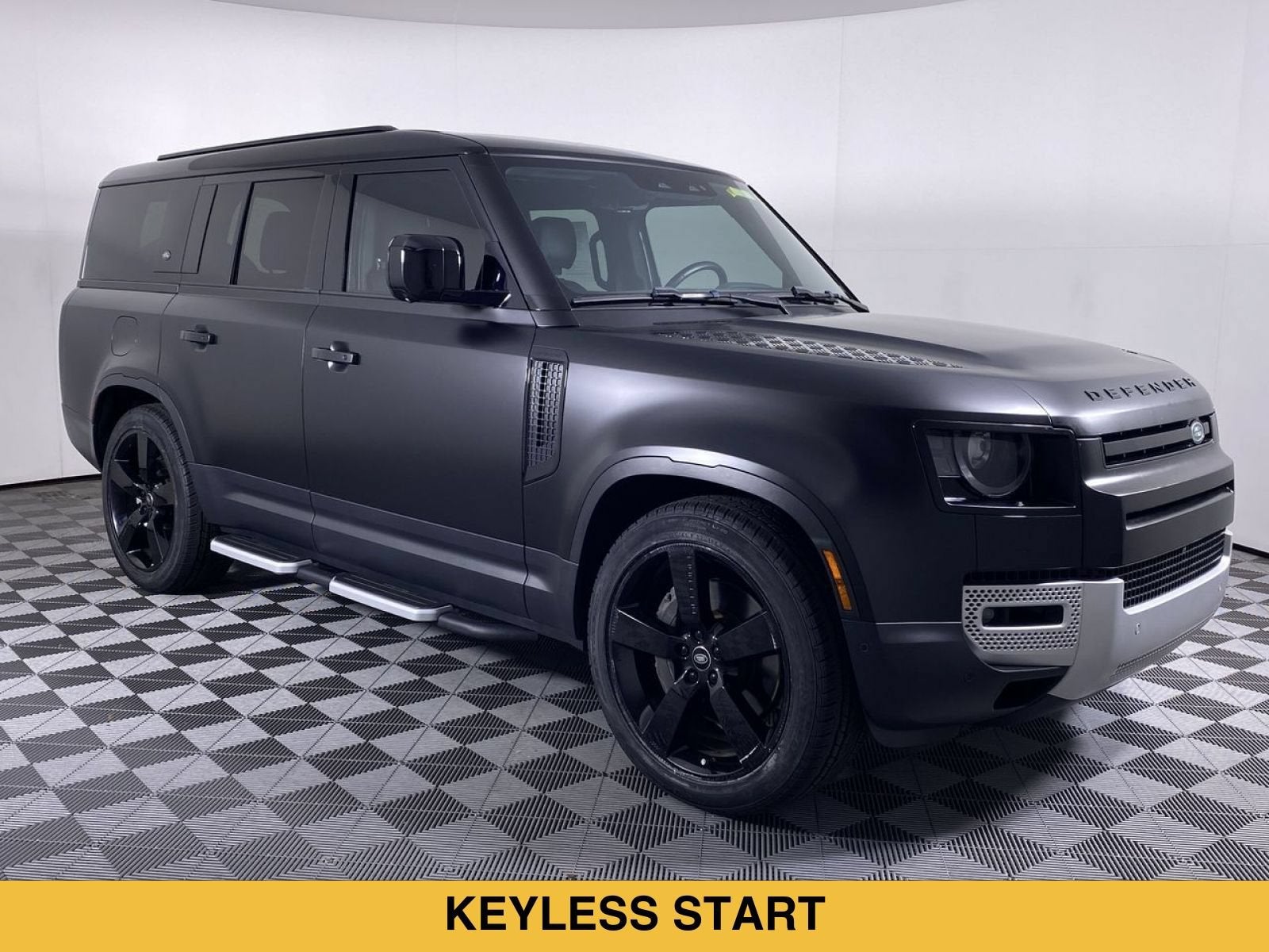 2023 Land Rover Defender SE