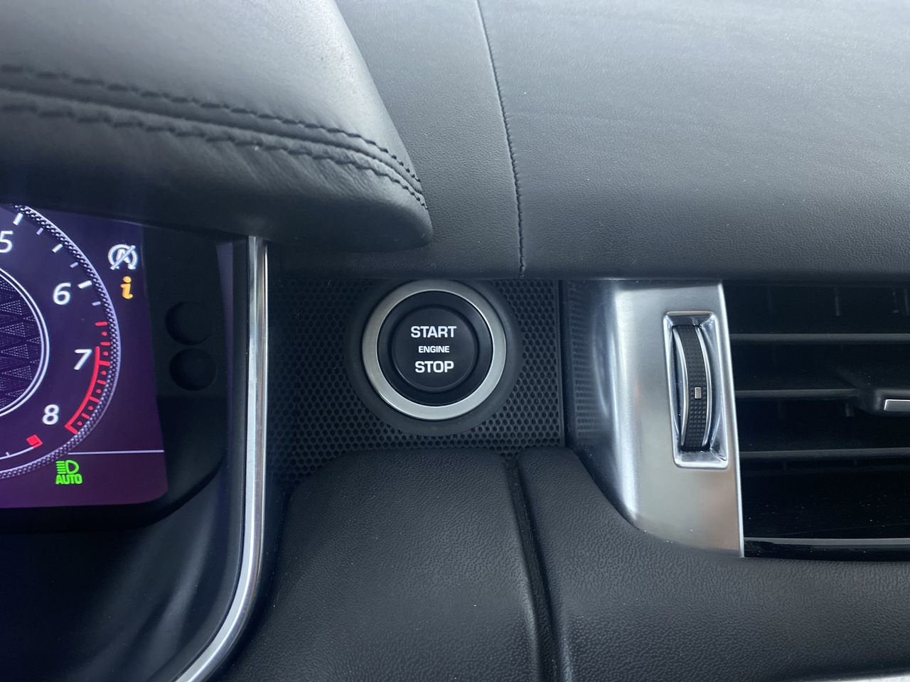 2021 Land Rover Range Rover Sport SVR